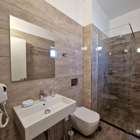 Queen Margaret Seaside Ksamil