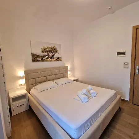 Queen Margaret Seaside Hotel Ksamil