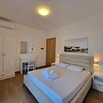 호텔 Queen Margaret Seaside 4*