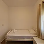 호텔 Queen Margaret Seaside 4*