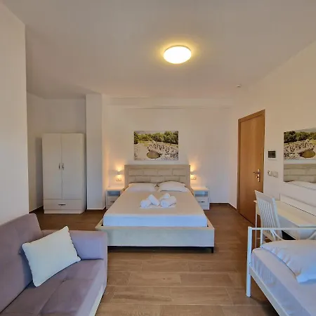 Queen Margaret Seaside