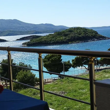 Queen Margaret Seaside Hotel Ksamil