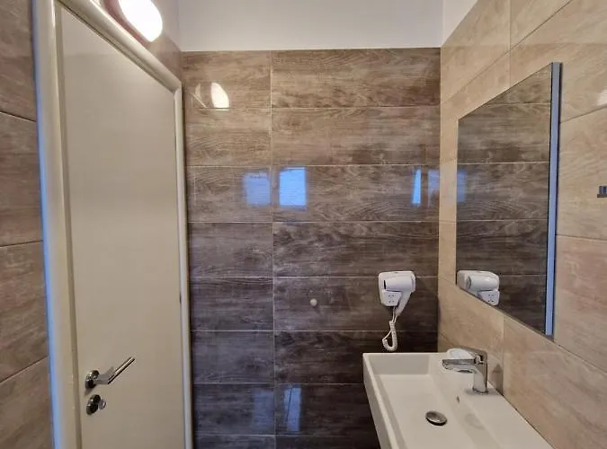 Hotel Queen Margaret Seaside Ksamil