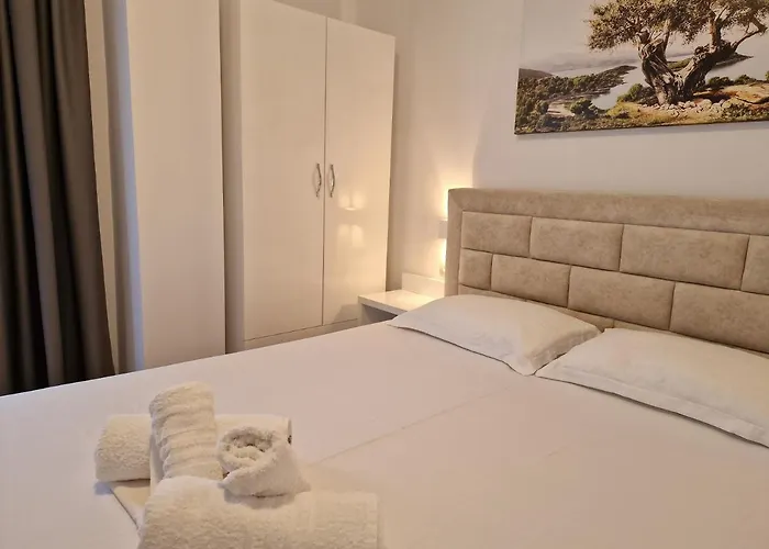 Queen Margaret Seaside Hotel Ksamil