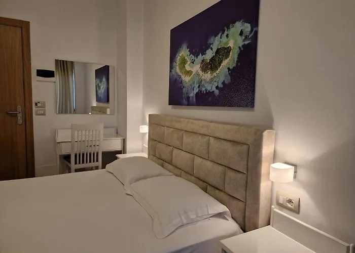 Queen Margaret Seaside 酒店