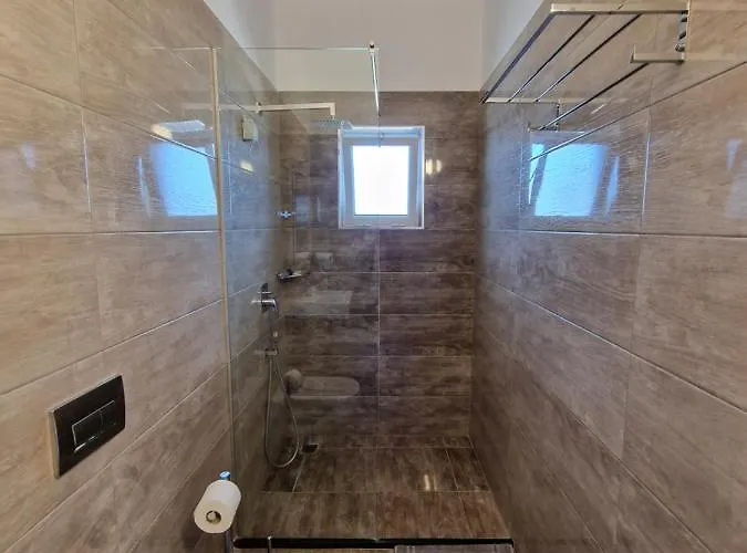 Queen Margaret Seaside Hotel 4*