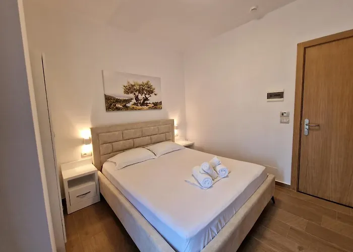 Queen Margaret Seaside 酒店 卡萨米尔