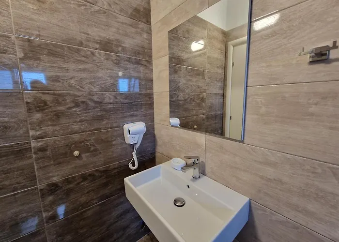 Queen Margaret Seaside