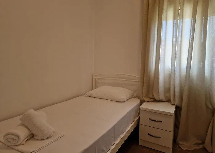 Queen Margaret Seaside 4* 卡萨米尔