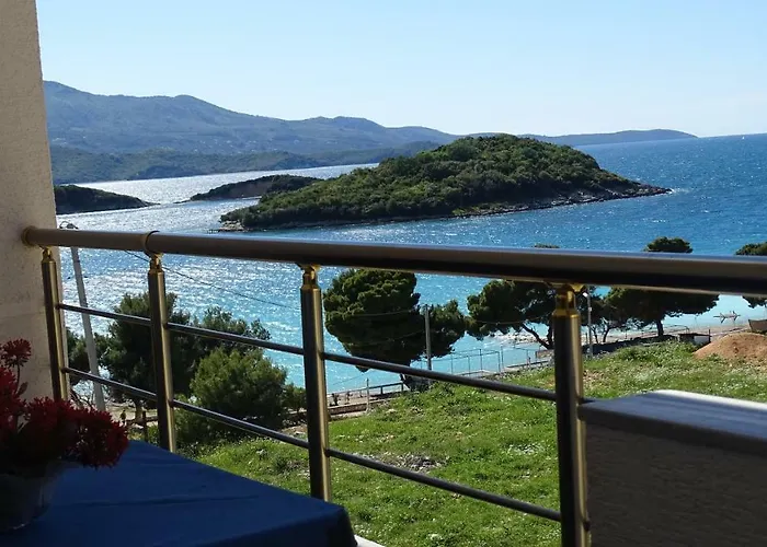 Queen Margaret Seaside Hotel Ksamil